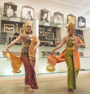 exposition kelantan paris