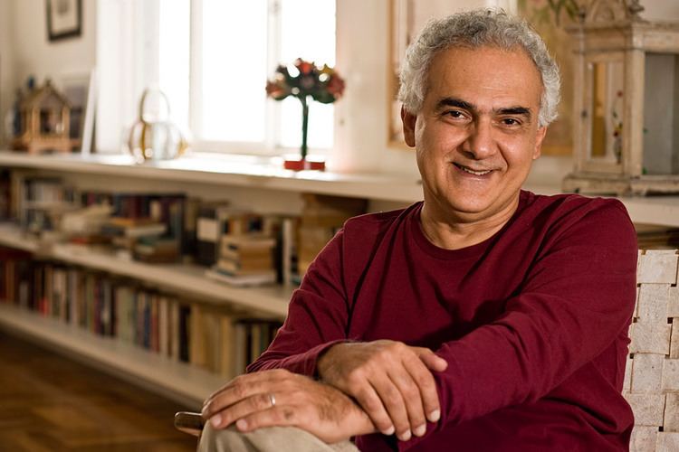 milton hatoum pour son livre le fleuve au milieu des eaux