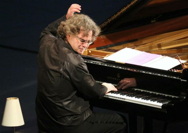 pascal amoyel pianiste aux 50 doigts